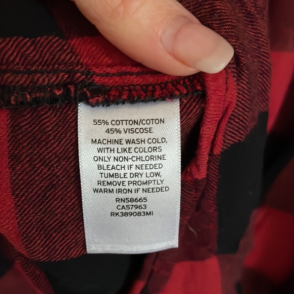 Super soft Abound buffalo check button down shirt red and black plaid - Picture 3 of 3
